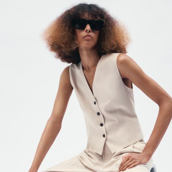 V-neck waistcoat with sleeveless design coat from Zara