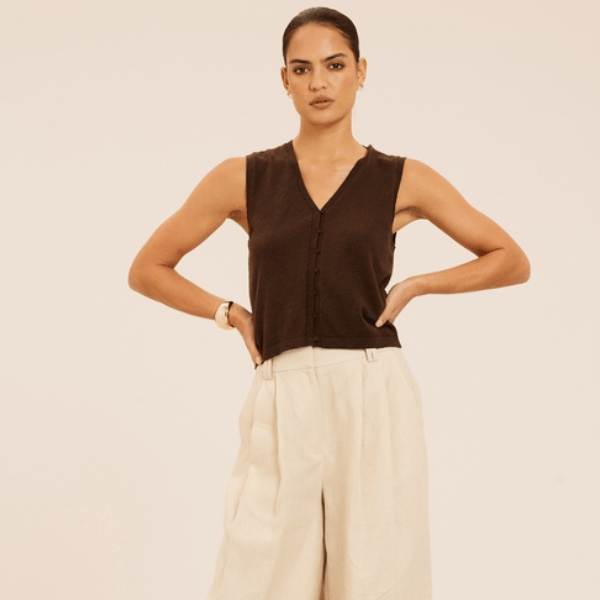cotton-rich knit vest from Aere