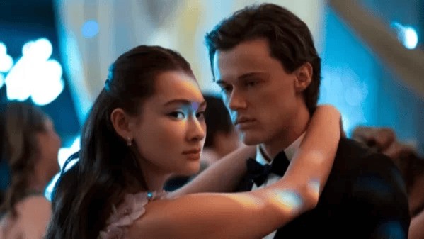 Belly and Conrad at prom