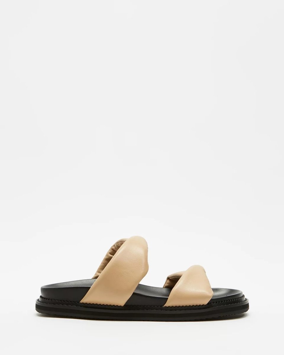 flat-sandals-with-black-sole-and-padded-beige-straps