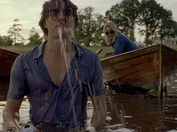 scene from Bridget Jones Diary Daniel and Bridget boat scene