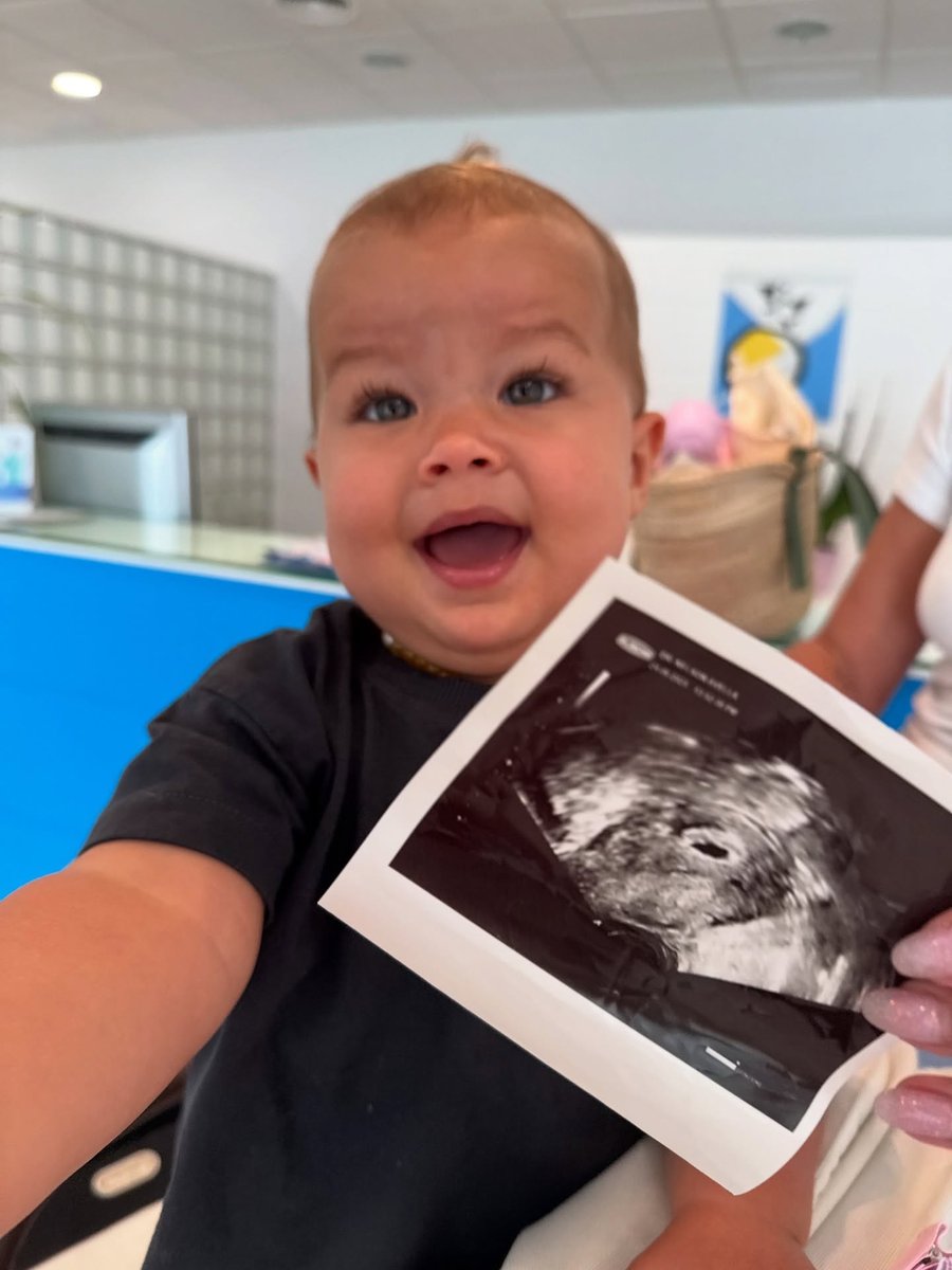 chloe-fisher-daughter-bobbi-ultrasound