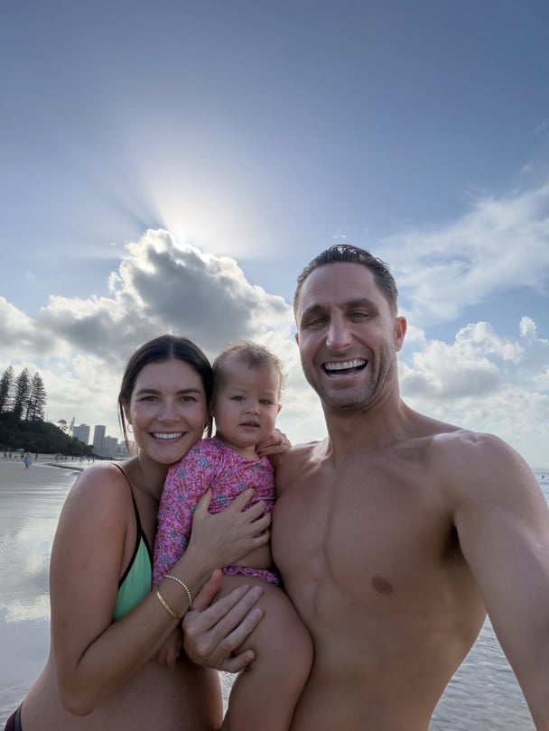 chloe-fisher-paul-fisher-bobbi-at-beach