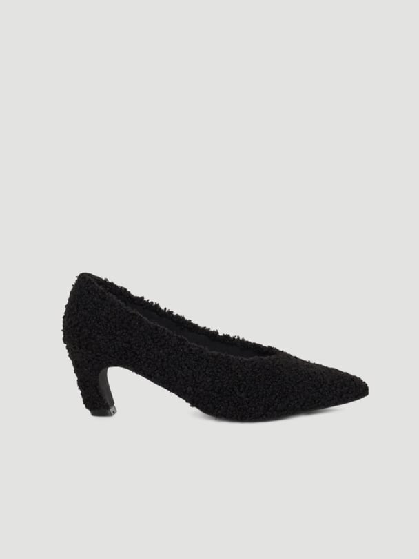 Black fluffy heels,