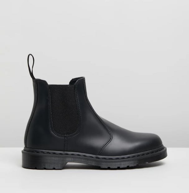 dr marten black riding boot