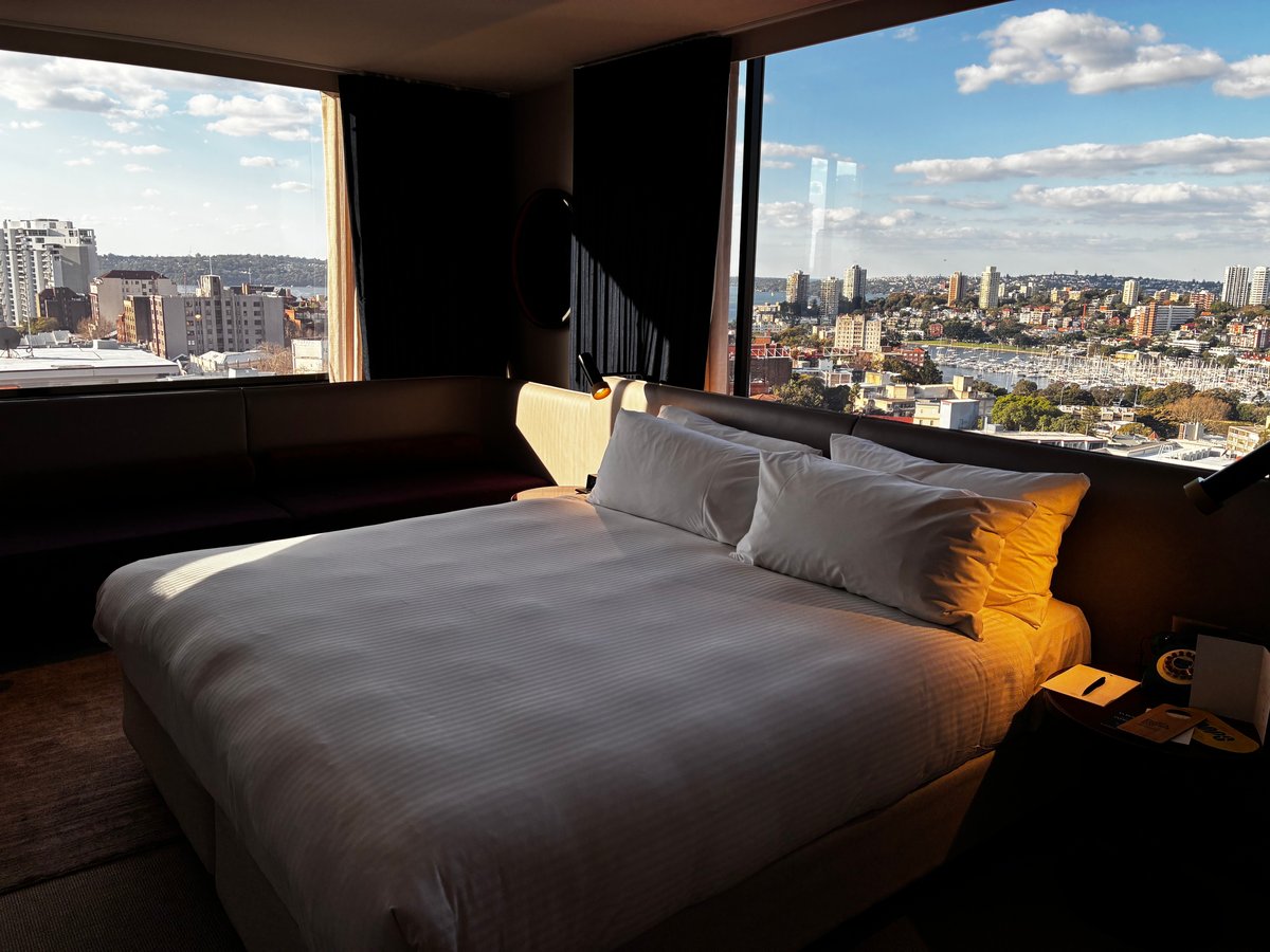 Hotel Indigo Sydney Potts Point hotel room 