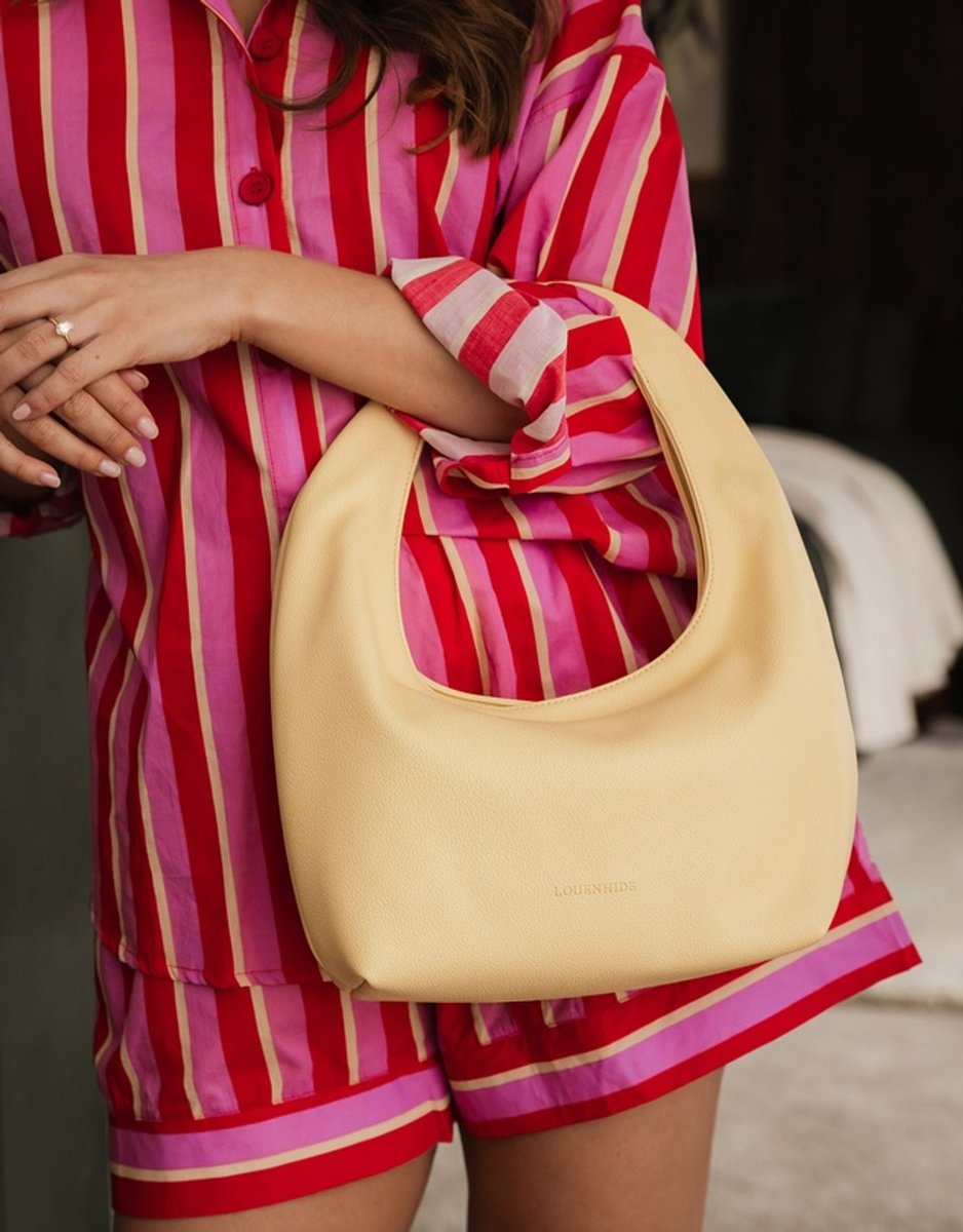  compact size shoulder bag from Louenhide