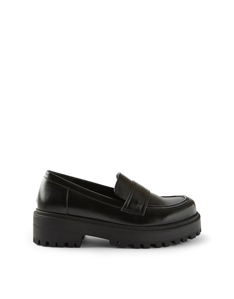 black chunky sole loafer from Rubi