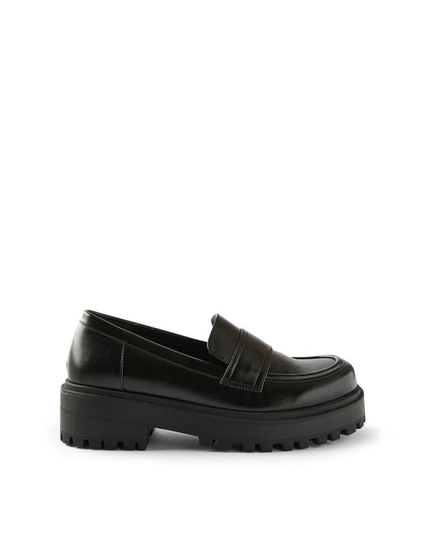 black chunky sole loafer from Rubi