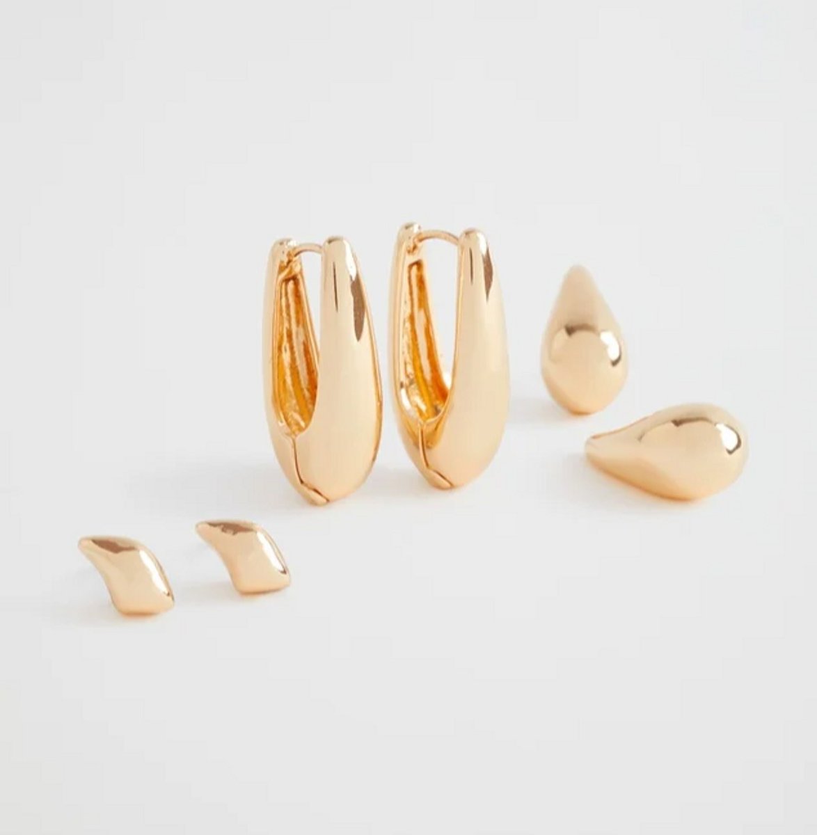 gold earing set from Seed 