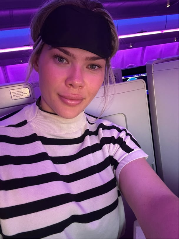 Selfie of Ilaria on the plane.