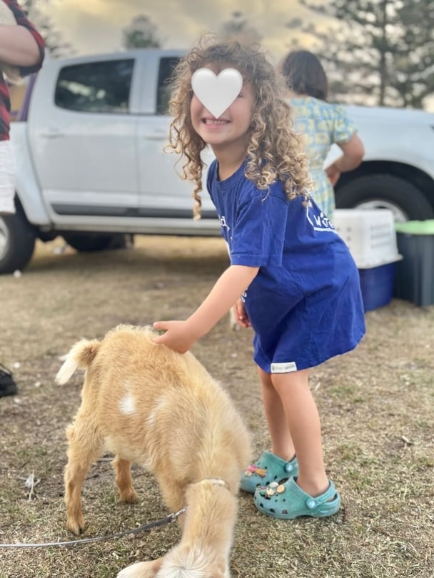 shemi-bondi-beach-petting-zoo-before-mass-shooting