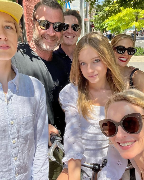naomi-watts-liev-schreiber-taylor-neisen-billy-crudup-daughter-kai-middle-school-graduation