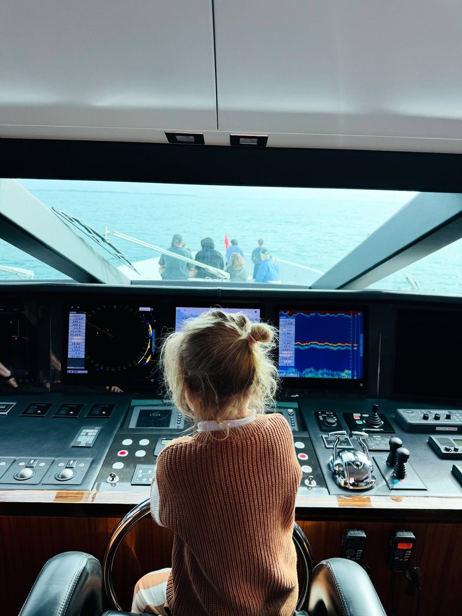 katy-perry-daughter-daisy-boat