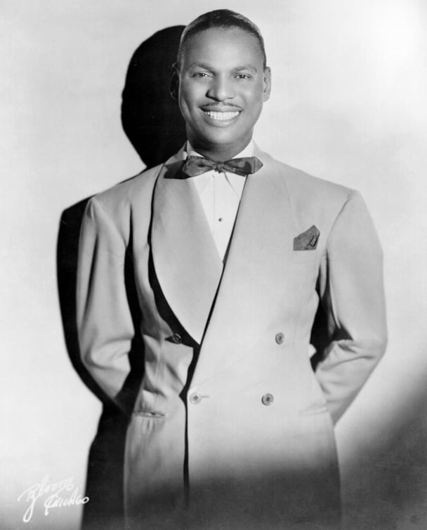 Jazz musician Earl Hines poses in a brilliantly tailored suit in the 1940s.