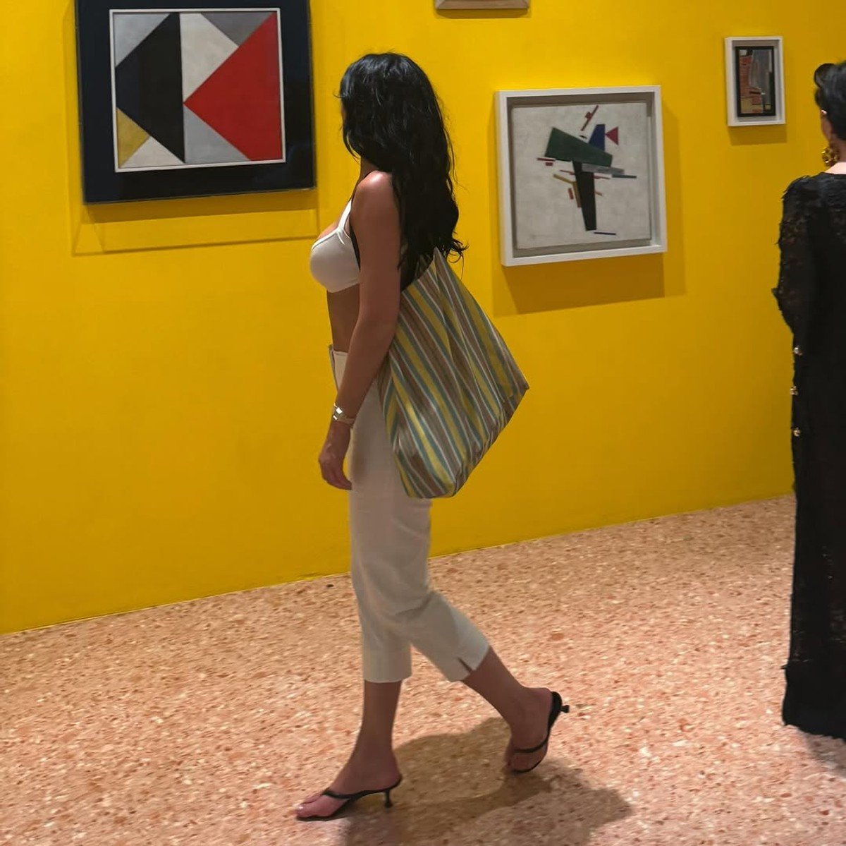 Kylie Jenner carries the Barn tote by The Row