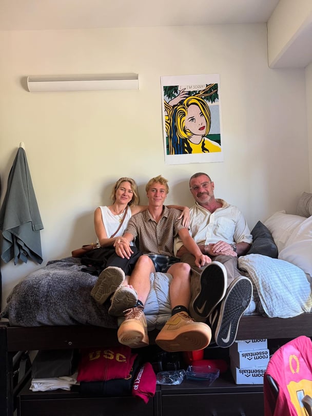 naomi-watts-liev-schreiber-son-sasha-college-dorm