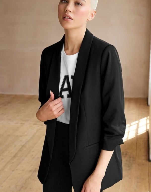 woman wearing black blazer 