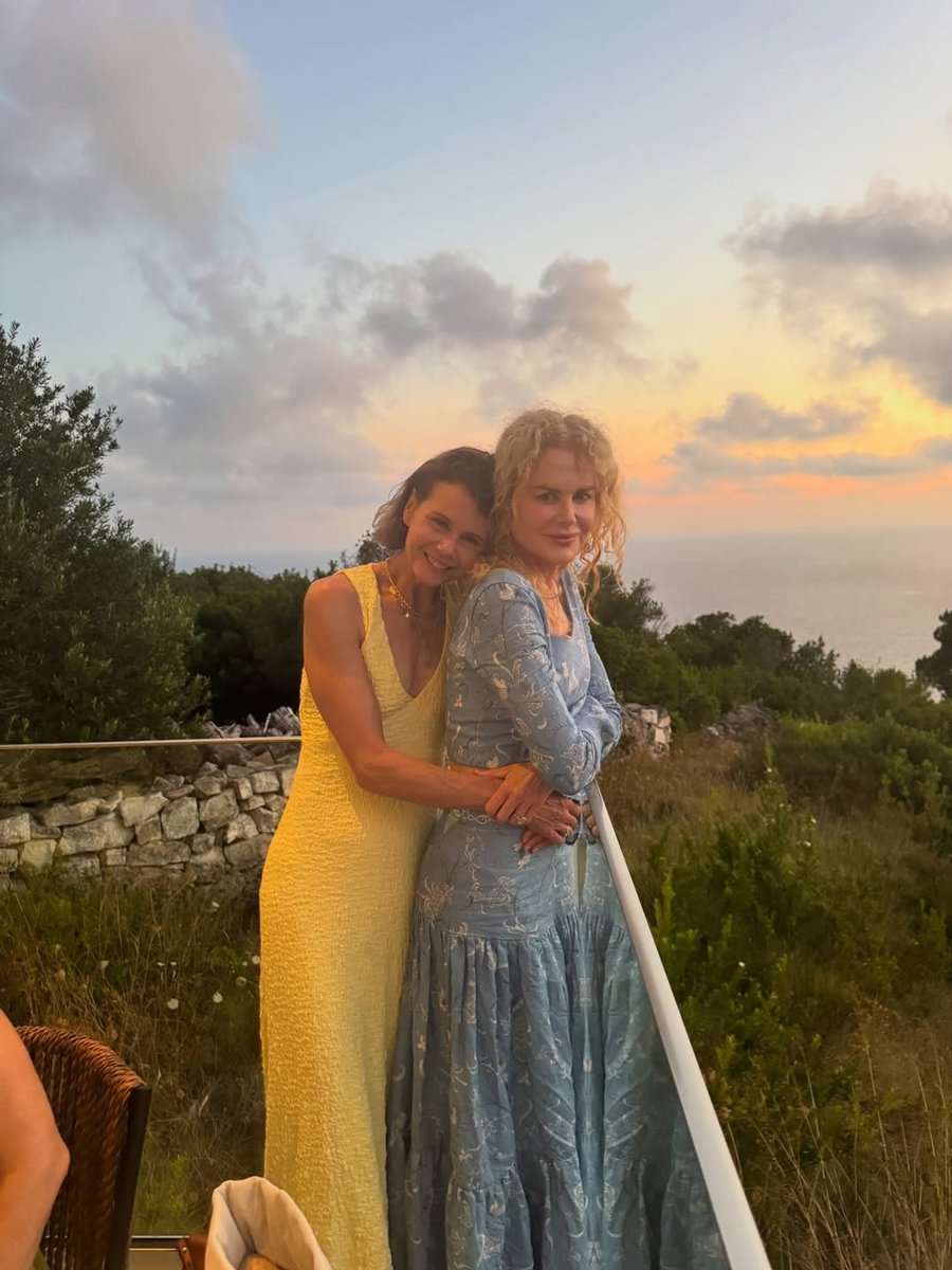 Antonia and Nicole Kidman on holiday.