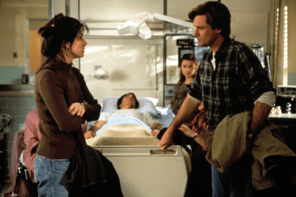 Sandra Bullock and Bill Pullman in While You Were Sleeping.
