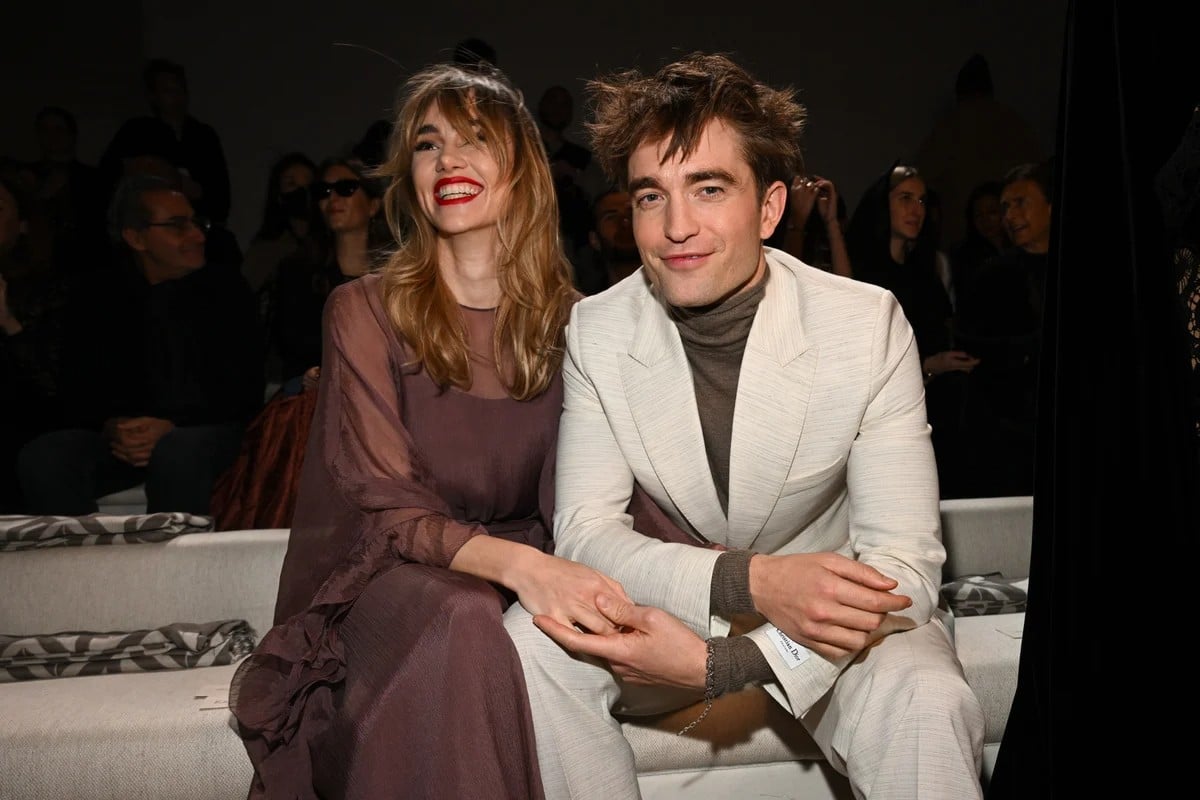 Suki Waterhouse and Robert Pattinson made their public debut at Fashion Week.